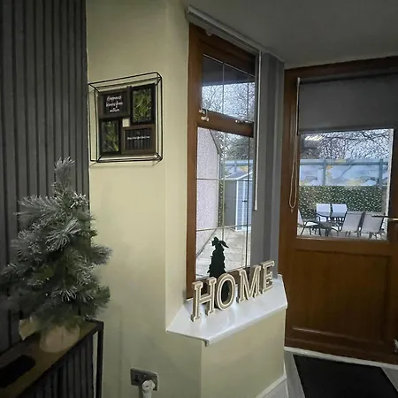 Tatil Evi House Sleeps 9 With Garden And Parking *